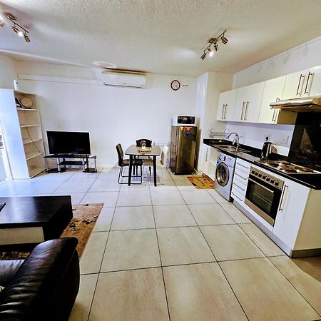 Kingelph Home-Stay Windhoek Extérieur photo