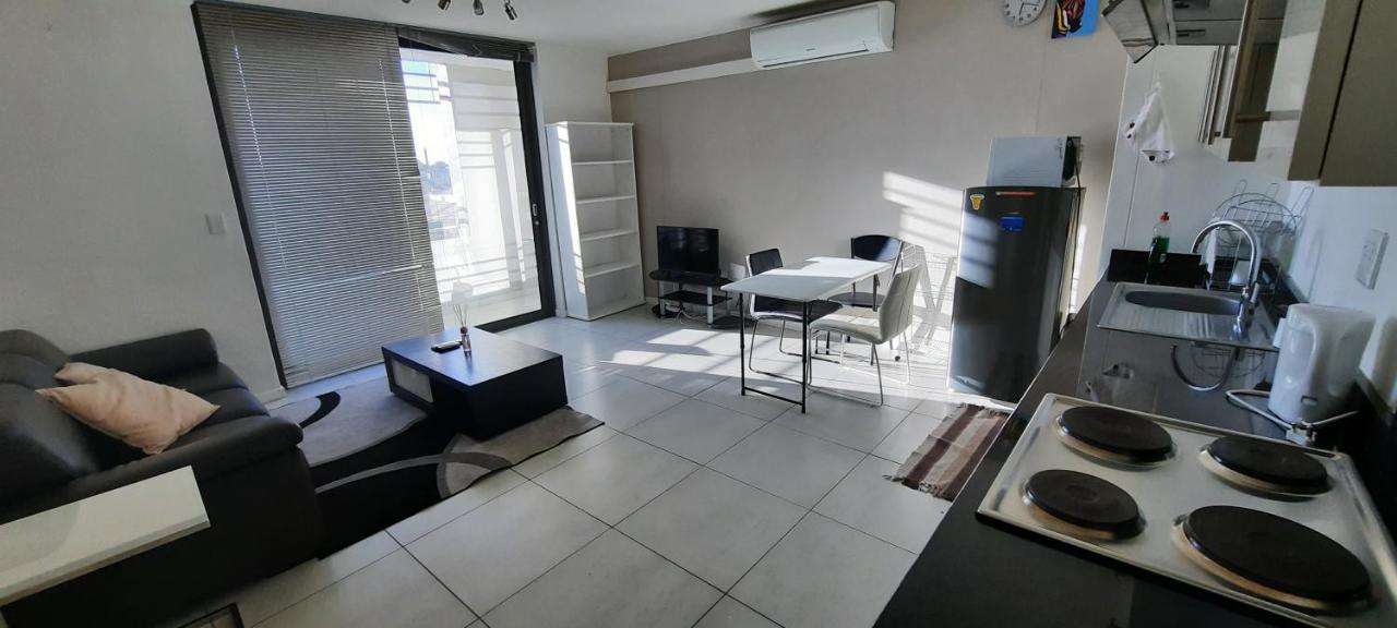 Kingelph Home-Stay Windhoek Extérieur photo